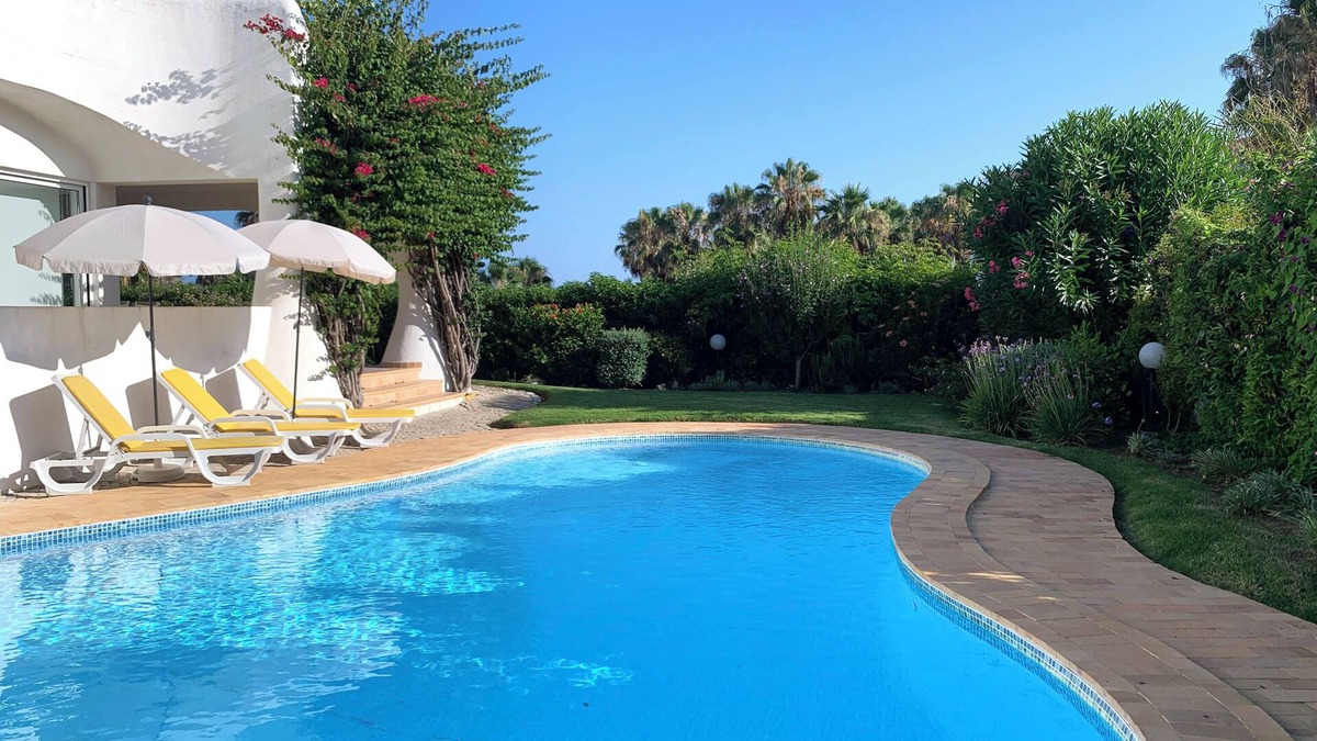 Albufeira Villa | Beautiful villa, private pool, sea view, 5min from beach, AC, super fast Wifi