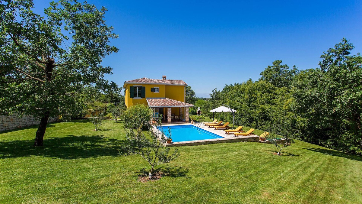 Montizana Villa | Beautiful villa Splendida with pool in Porec