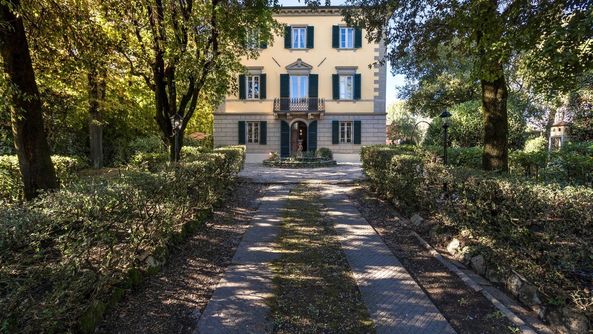 Altopascio Villa | Beautiful villa with swimming pool and air conditioning, near Lucca