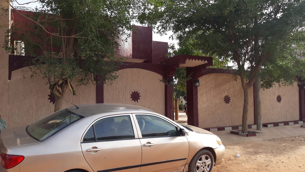 Niamey Bed & Breakfast | Beautiful villa with 6 bedrooms, 5 showers, hot/cold water and ample parking space
