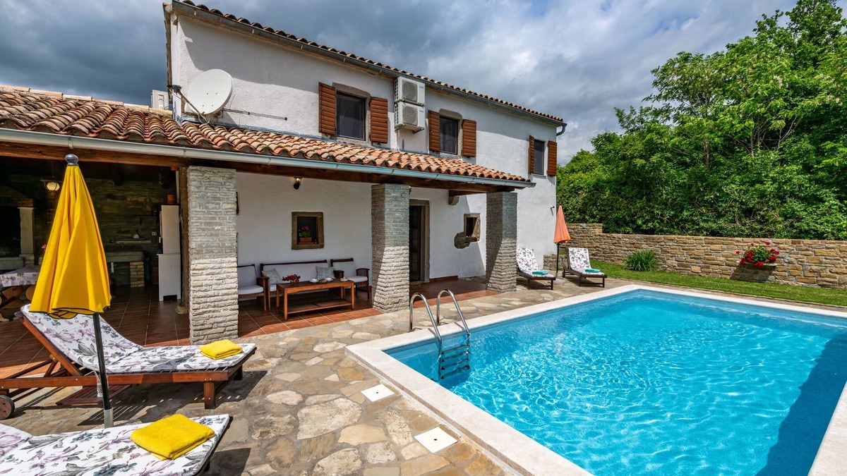 Korelici Villa | Beautiful Villa with a Pool in the heart of Istria