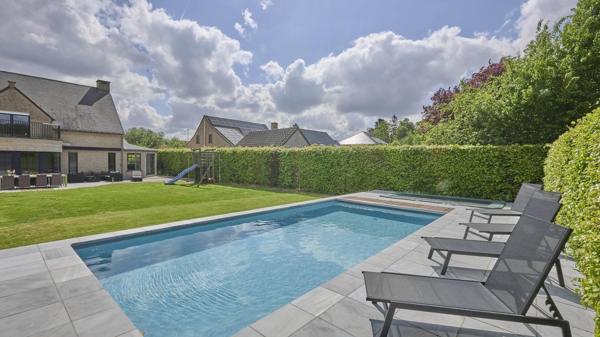 Heers House | Beautiful villa with a pool and a sauna