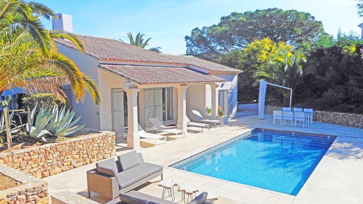 Ramatuelle Villa | BEAUTIFUL VILLA WITH SWIMMING POOL LOCATED IN THE IMMEDIATE VICINITY OF PAMPELONNE BEACH