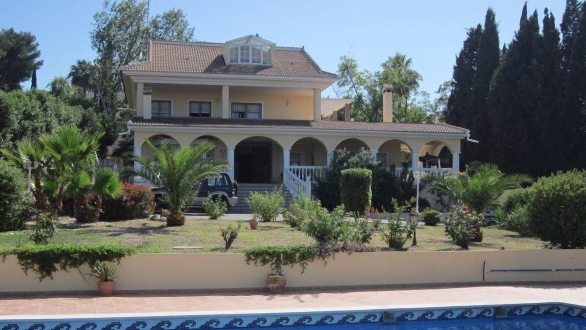 El Olivar Villa | Beautiful villa with private pool and garden between Malaga and Torremolinos