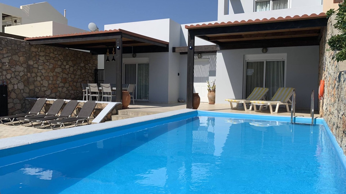 Rhodes Villa | Beautiful villa with private pool & garden and stunning views of Navarone Bay.