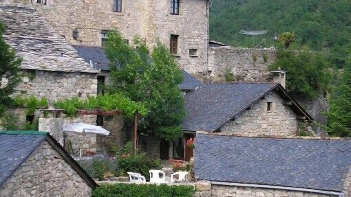 Cantobre Cottage | beautiful village house in cantobre in the aveyron