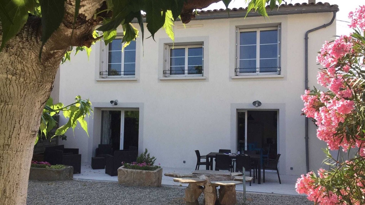 Olonzac Villa | Beautiful village villa with private pool