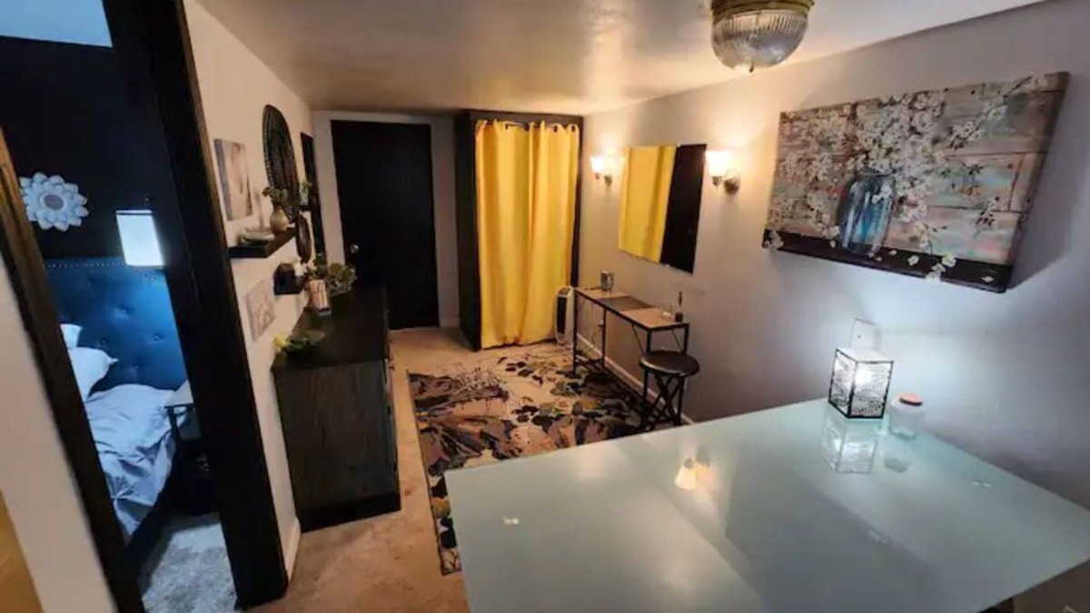 Black Jack Apartment | Beautiful Walk-Out Garden Unit