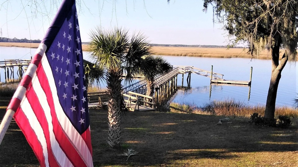 Saint Helena Island House | Beautiful Waterfront with Deep Water/Dock Float/Pier