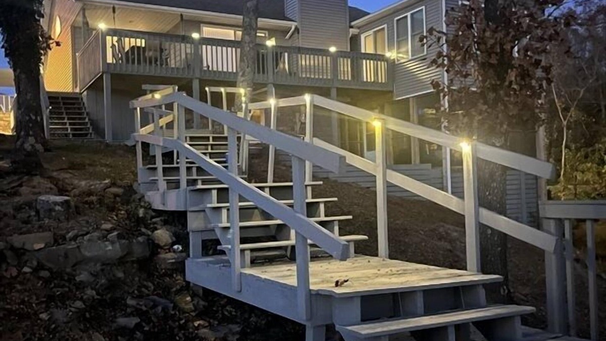 Marion House | Beautiful Water Front Homes With Lake/Dock Access