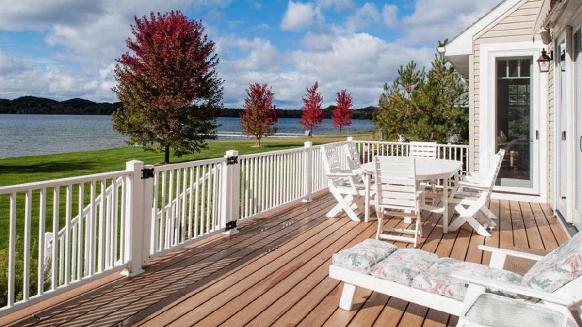 Petoskey House | Beautiful Waterfront Property