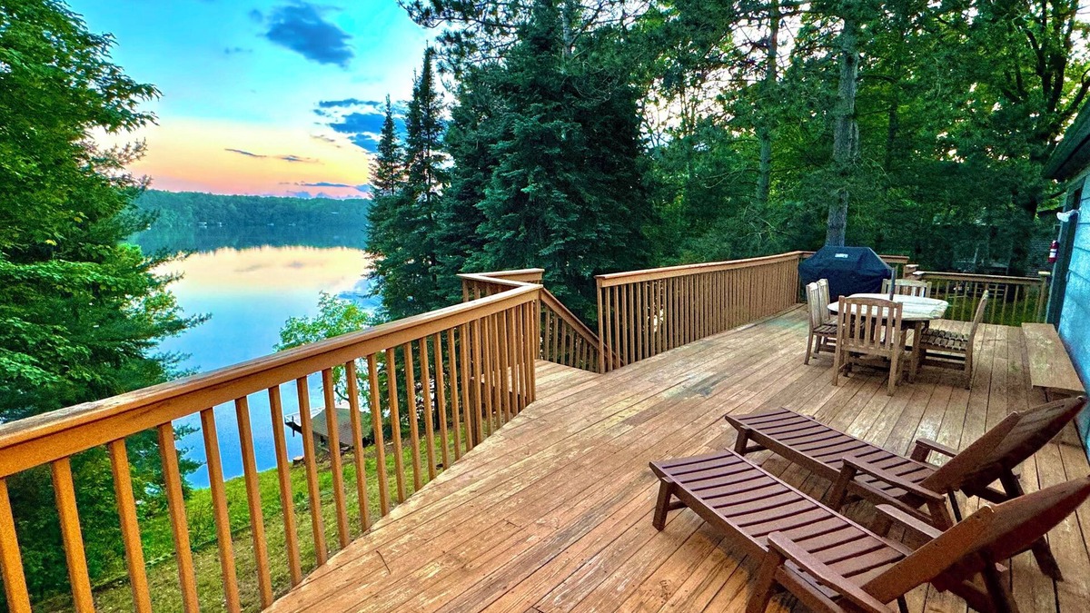 Chippewa Falls House | Beautiful Waterfront Memories on Western Wisconsin's Premier Recreational Lake