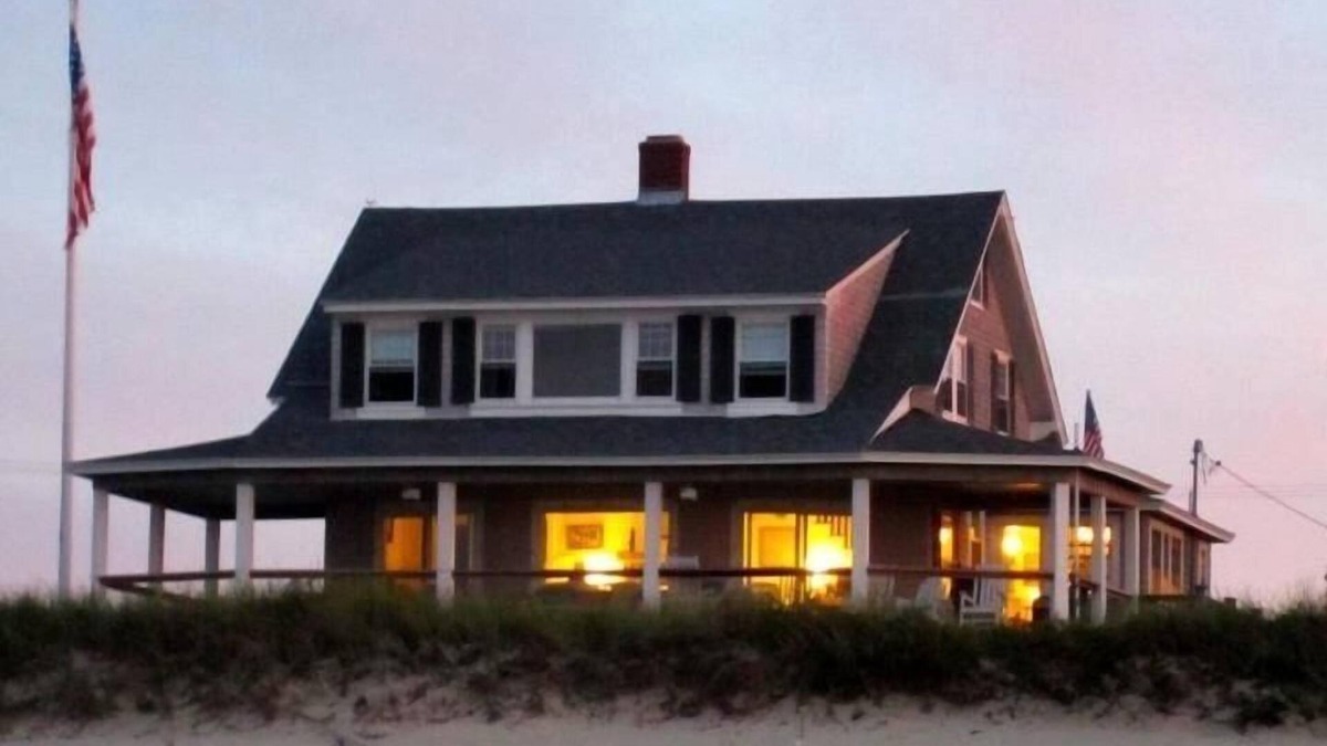 Sagamore Beach House | Beautiful Waterfront Beach House on Picturesque Cape Cod Bay