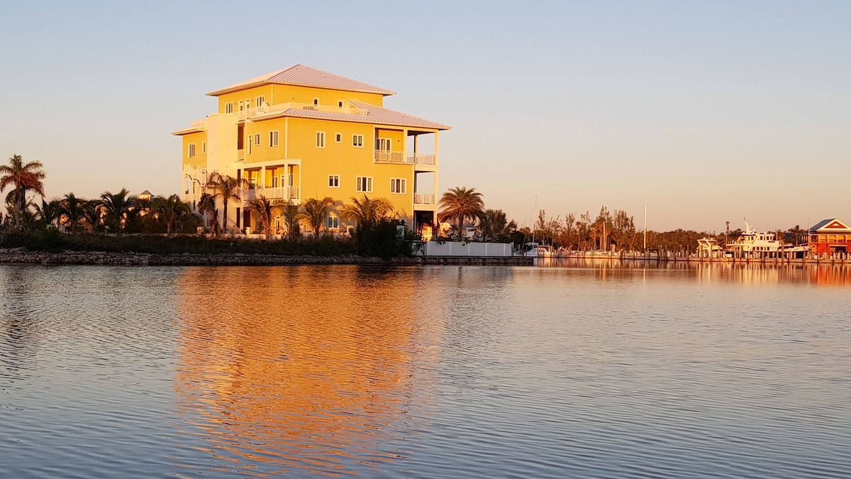 Bell Channel Bay Condo | Beautiful Waterfront Condo With Panoramic Waterway Views
