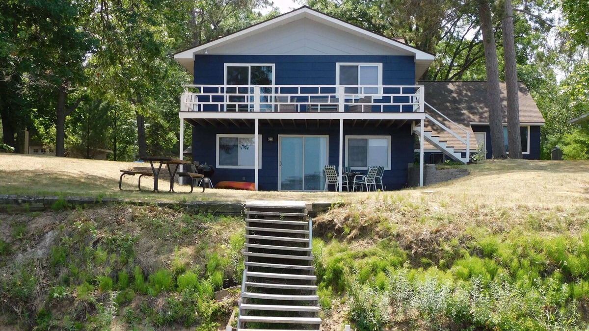 Brainerd Cabin | Beautiful Waterfront Cabin on Round Lake