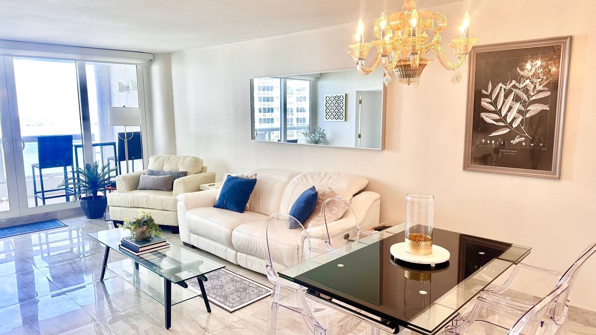 Downtown Miami Condo | Beautiful Waterfront Condo, close to Beach, Downtown, Parks, Design, Nightlife