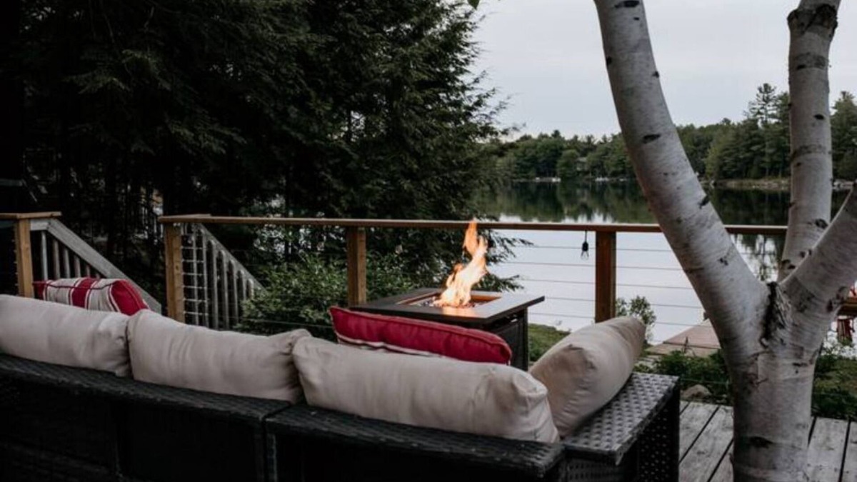 Bala Cottage | Beautiful waterfront cottage BnB nestled in the heart of Muskoka!