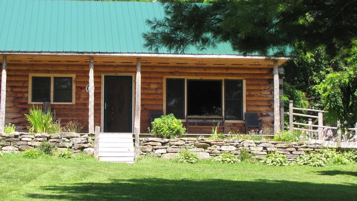 Norwood Cabin | Beautiful Waterfront Getaway