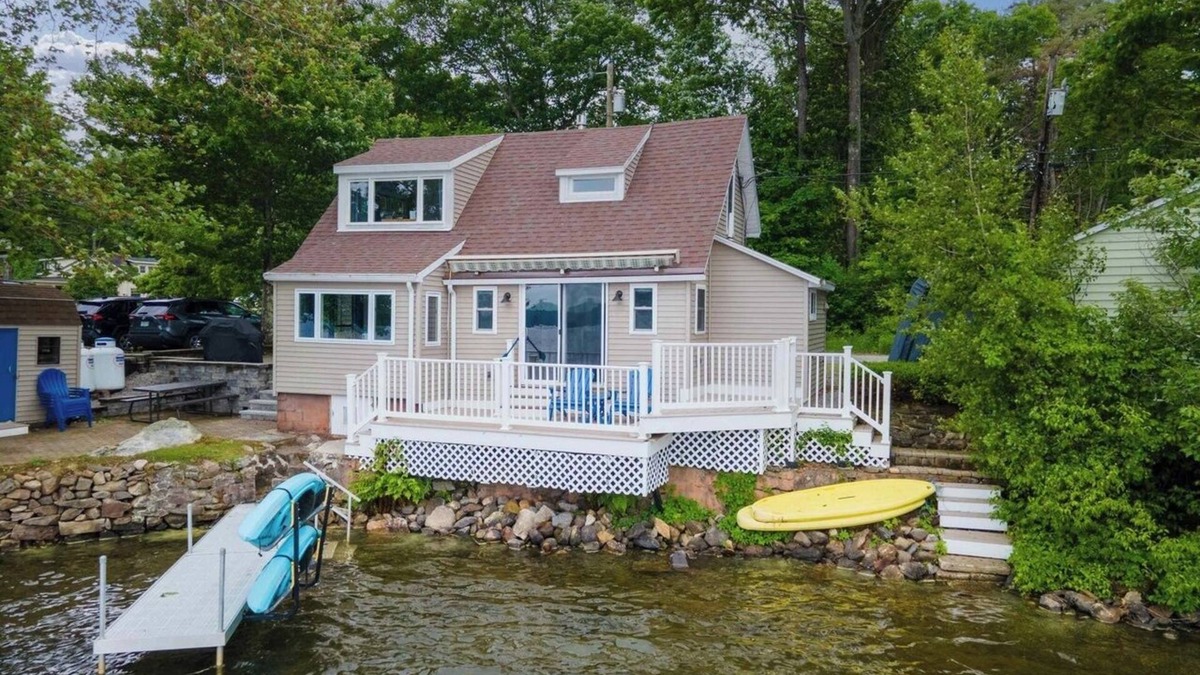 Franklin House | Beautiful Waterfront Home on Webster Lake!