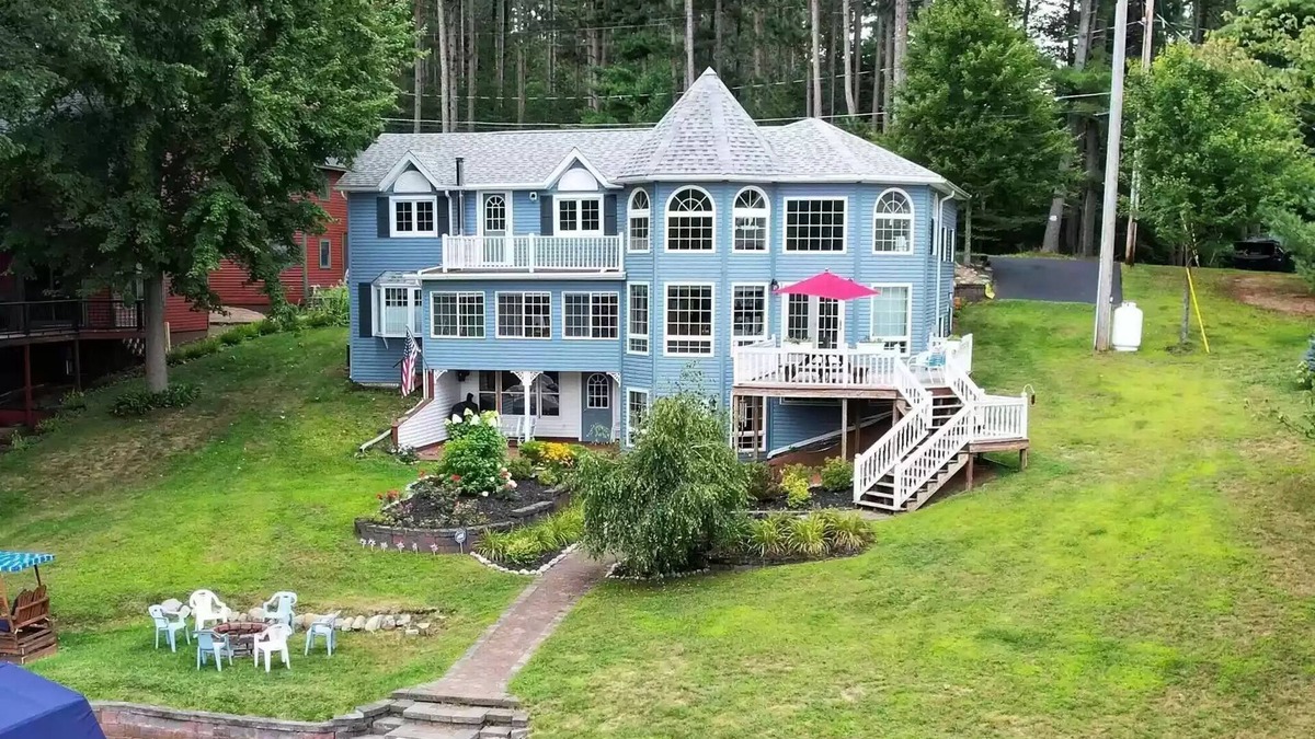 Colton House | Beautiful Waterfront Home in Colton Near Local Colleges