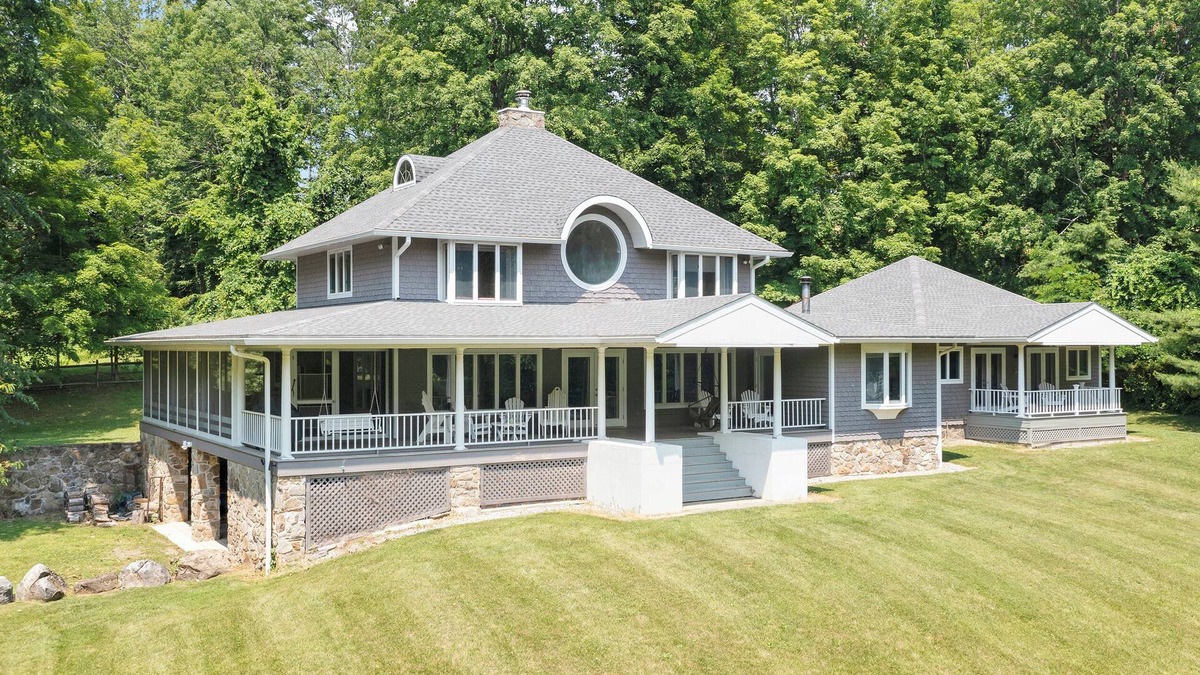 Copake House | Beautiful Waterfront Home in the Foothills of the Berkshires