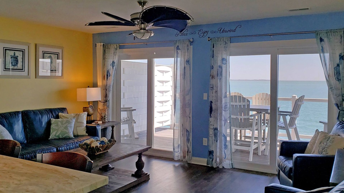 Put-in-Bay Condo | Beautiful Waterfront Put-In-Bay Condo - Lakeside Decks 4BR 3BA -12ppl CON 207