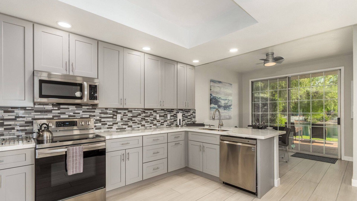 Harbor Point Villa | Beautiful Waterfront Villa in Gilbert