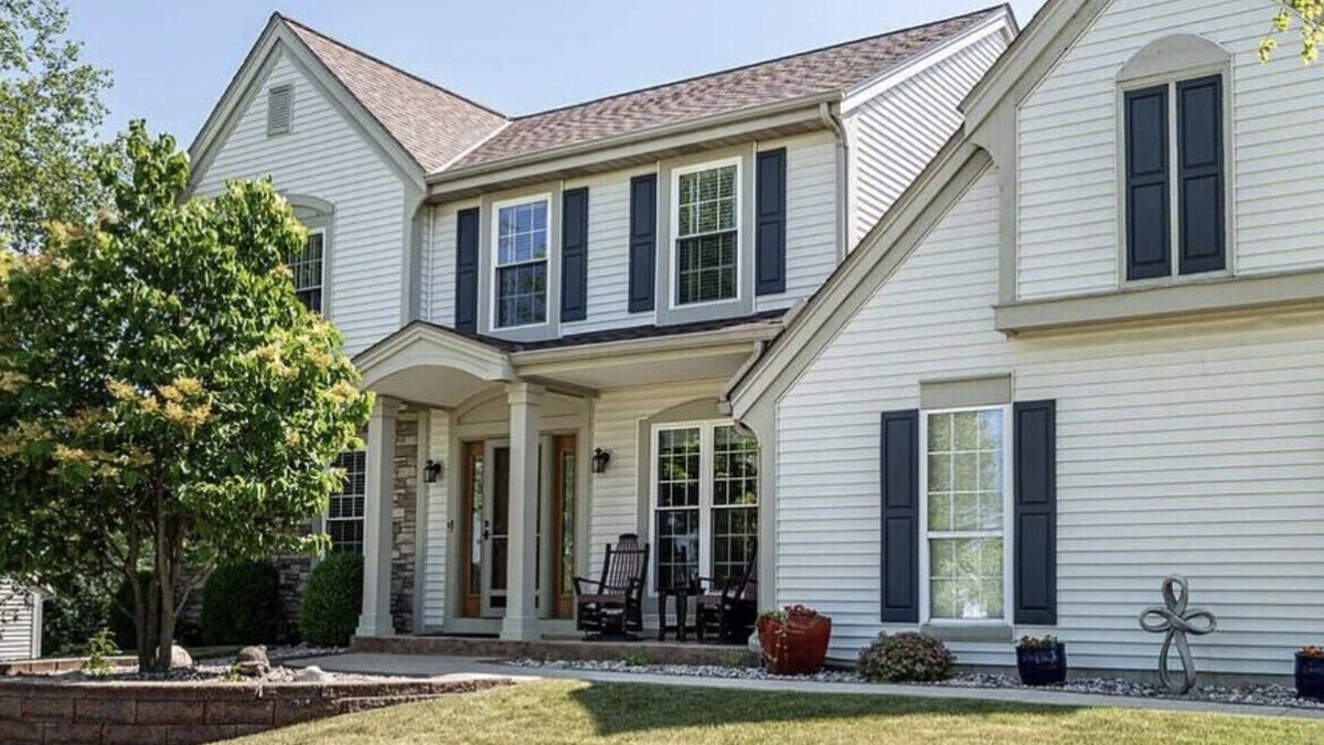 Waukesha House | Beautiful Waukesha Home