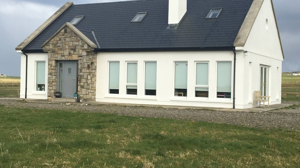 Aughleam House | Beautiful well equipped house overlooking the sea
