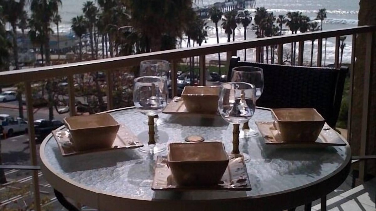 San Clemente Condo | Beautiful White Water Views-Steps to beach,pier,shopping,PierBowlGem!