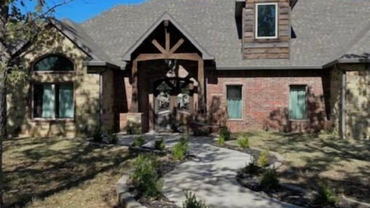 Ardmore House | Beautiful wooded acreage minutes from Lake Murray