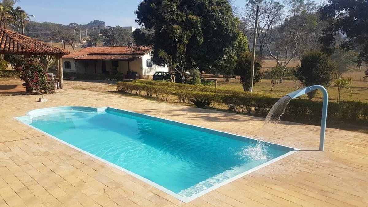 Confins House | BEAUTIFUL WOODED ESTATE, WITH ASPHALT AT THE DOOR, CARETAKER AND SWIMMING POOL.