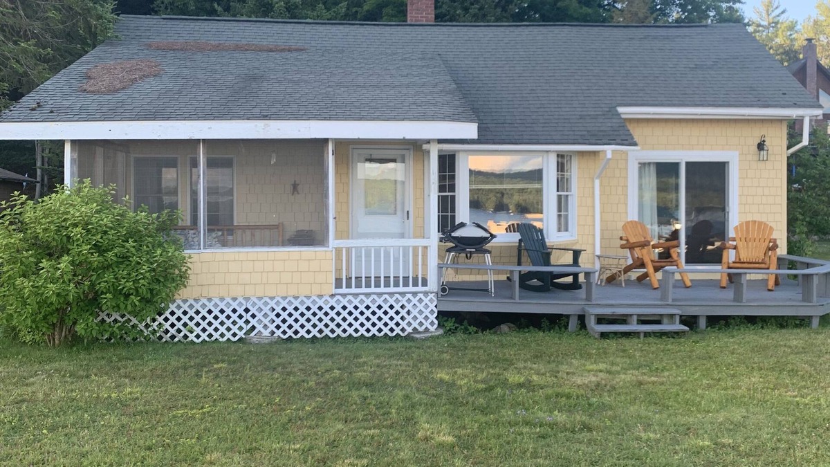 Eagle Bay Cottage | Beautiful Yellow Cottage on 4th Lake