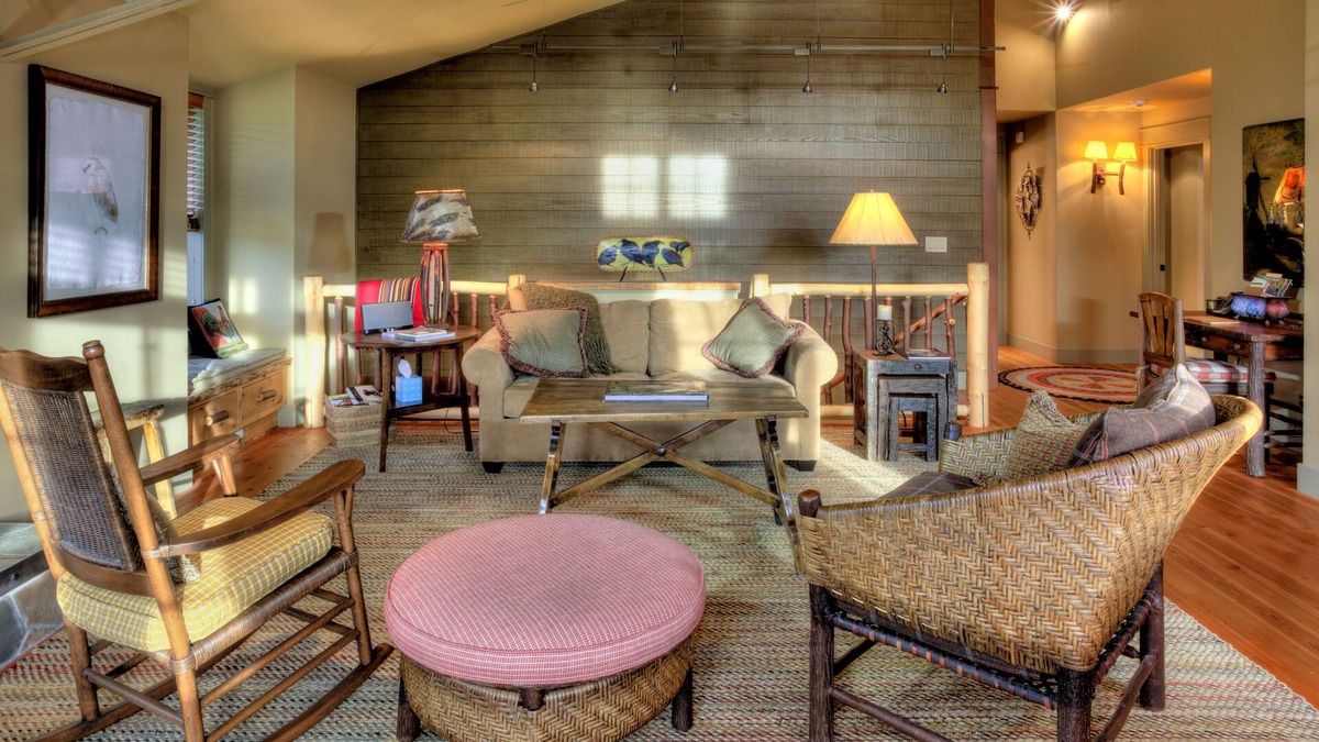 Bainbridge Island House | Beautifully appointed Garden Cottage Guesthouse on Charming Farm Property