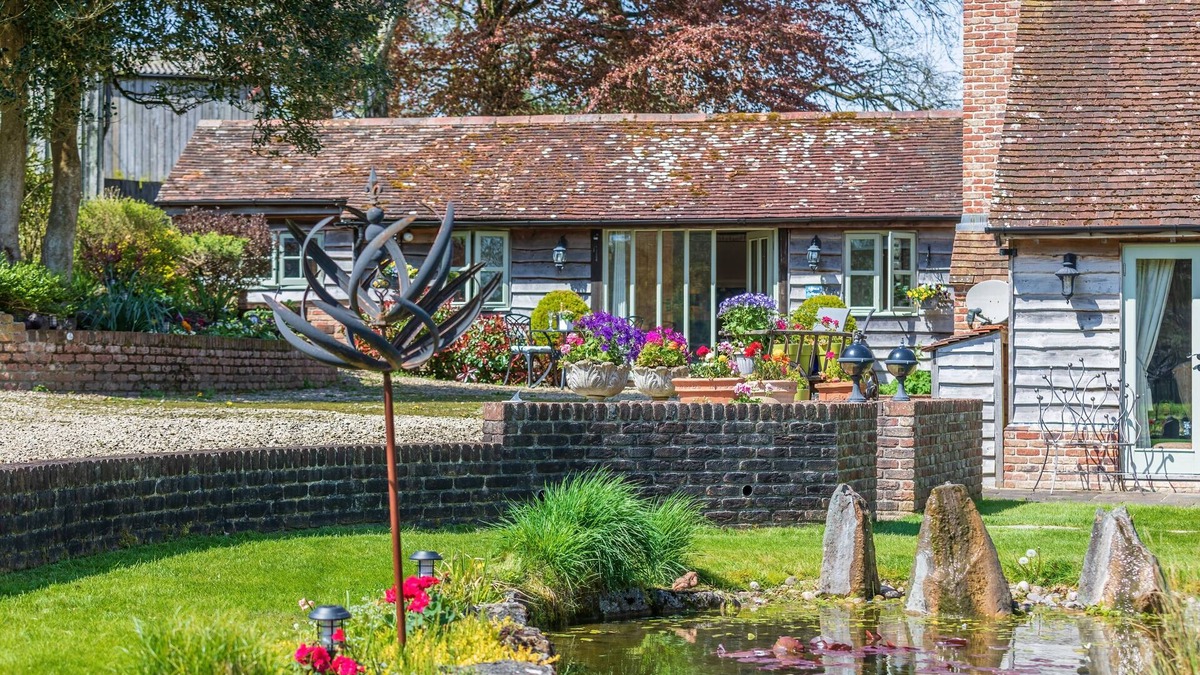 Frampton Cottage | Beautifully appointed west Dorset Cottage With Open Parkland Views
