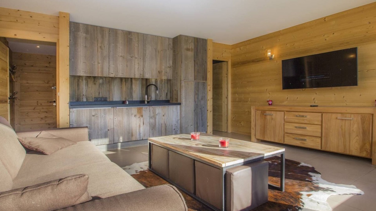 Megeve Apartment | Beautifully appointed mountain studio, close to the village of Megève, sleeps 4.
