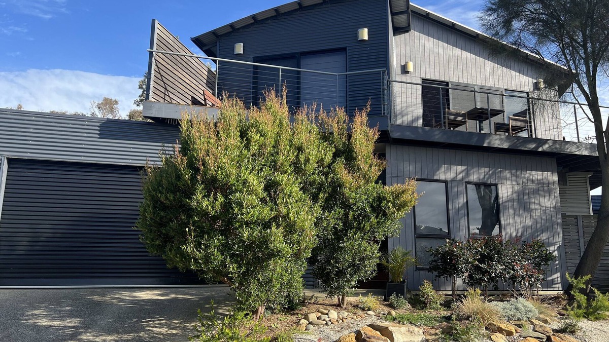Jan Juc House | Beautifully appointed townhouse. Pet friendly and close to all amenities.
