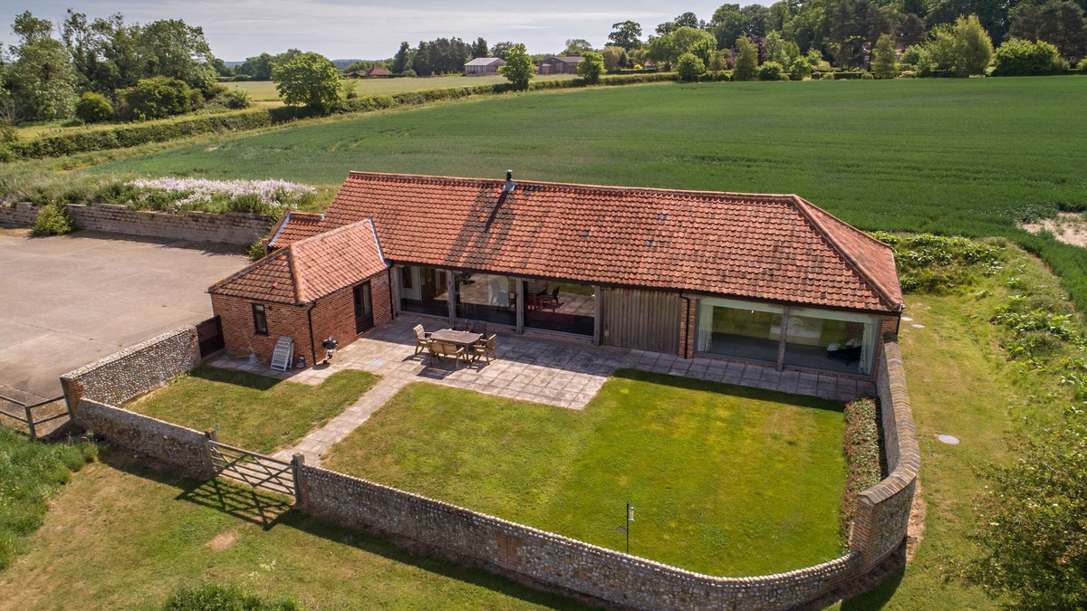Melton Constable House | Beautifully converted barn in absolutely stunning, quiet, rural location.