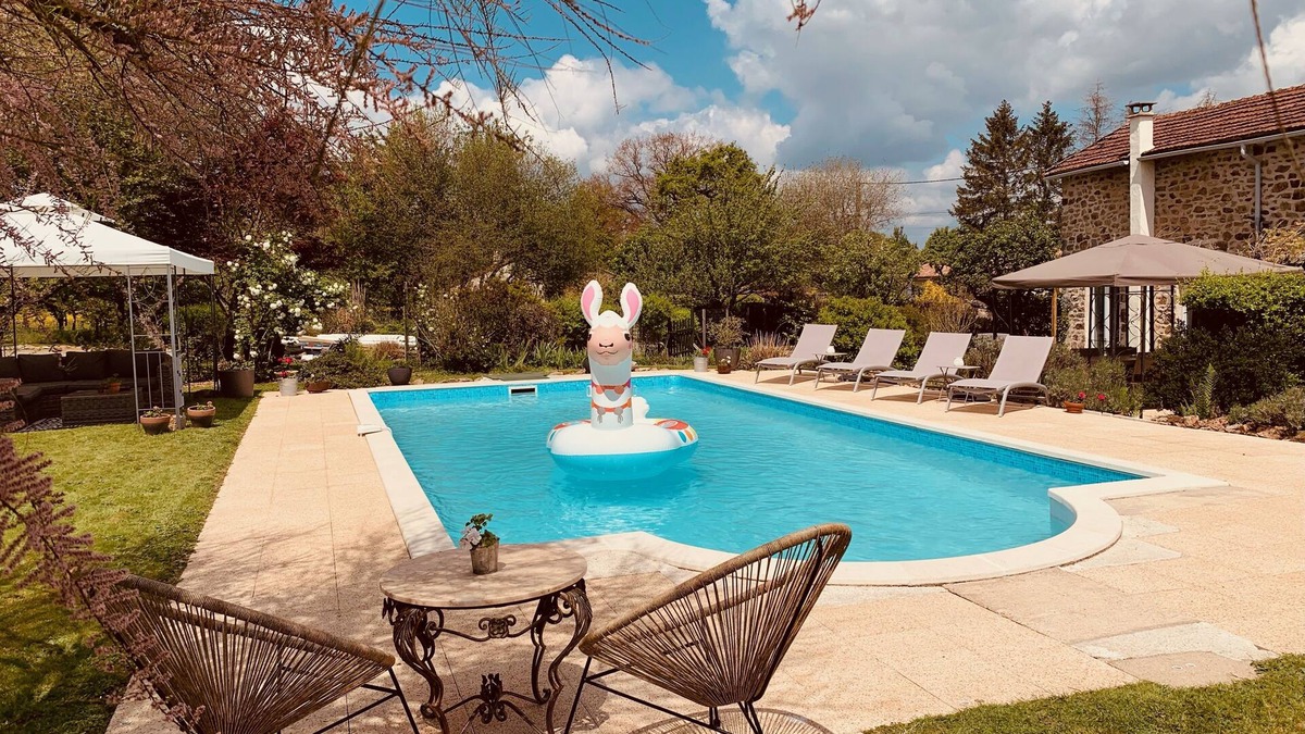 Le Dorat House | Beautifully converted stable with in-ground pool