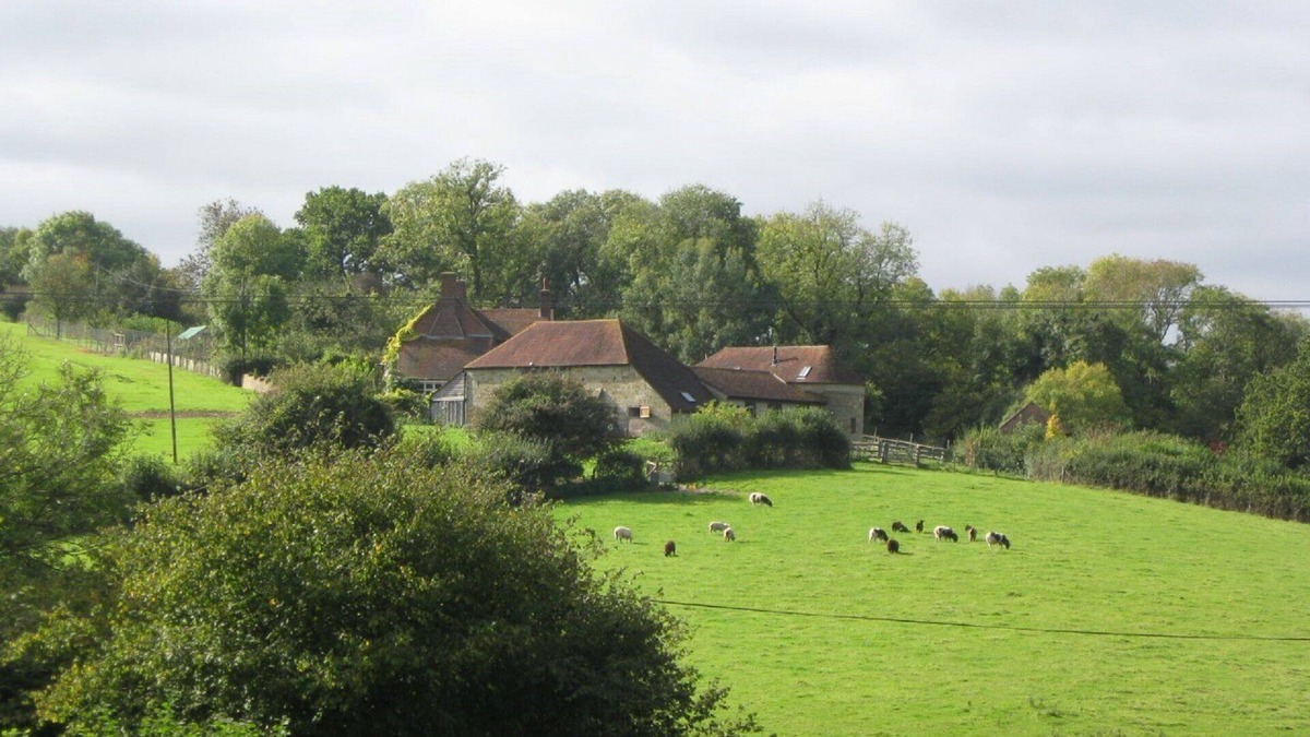 Etchingham Cottage | Beautifully Converted Oast House in an Idyllic Setting