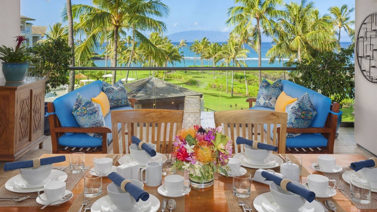 Montage Kapalua Bay Villa | Beautifully Decorated OCEAN FRONT 3 Bedroom + Den, 3.5 Bath Montage Kapalua Grand Residence Sleeps 8