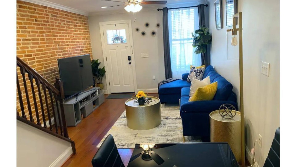 South Baltimore House | Beautifully decorated Federal Hill home w/rooftop