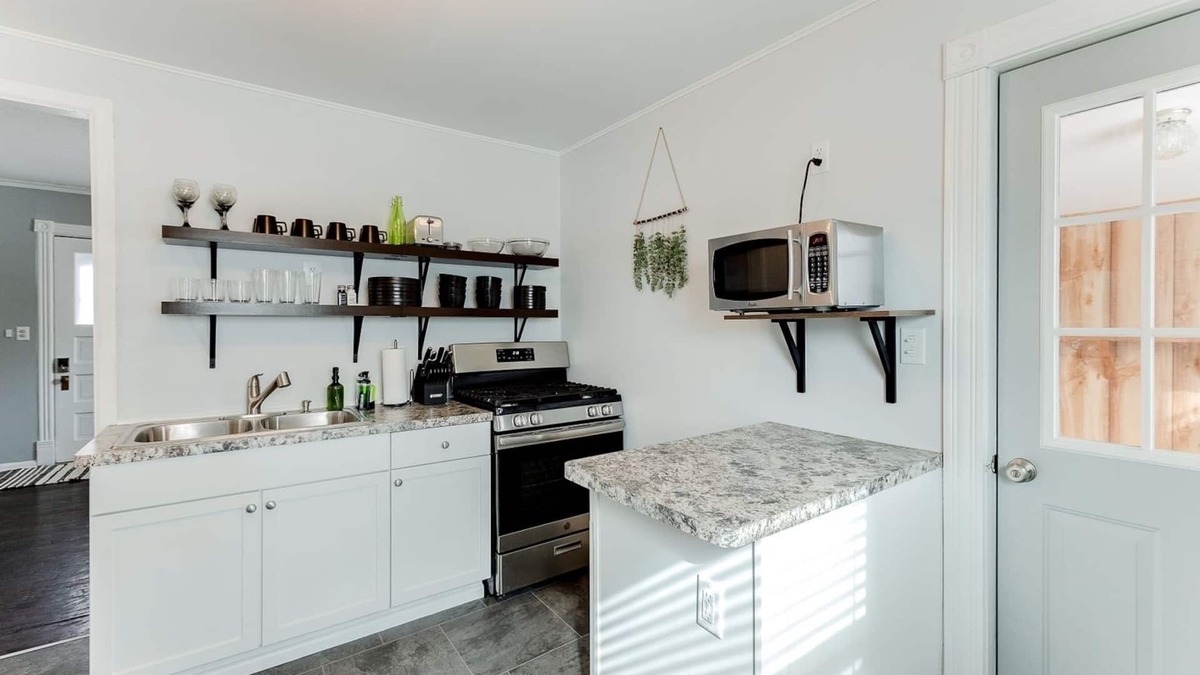 St. Paul House | Beautifully Designed & Cozy Home All to Yourself