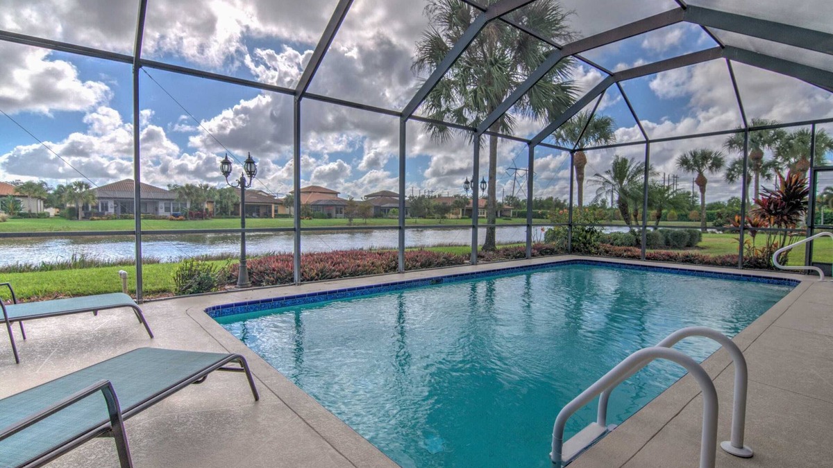 Gateway House | Beautifully Furnished Single Family Pool Home with Lake View in Gateway