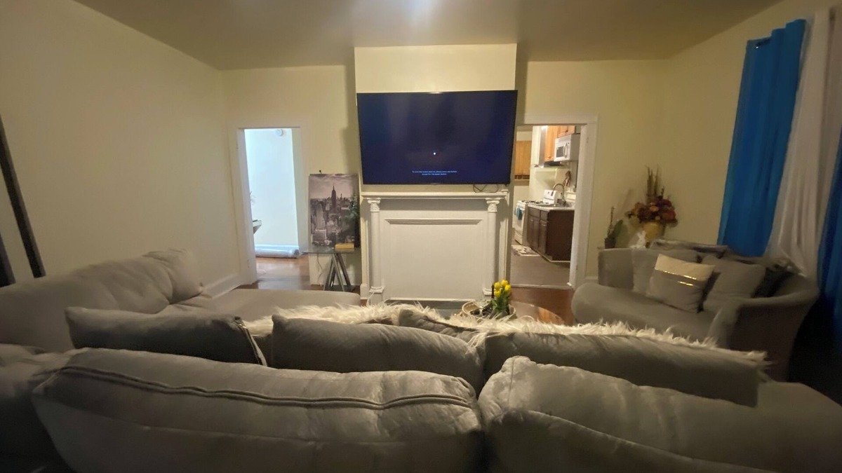 Pikesville Apartment | Beautifully furnished entire first floor home