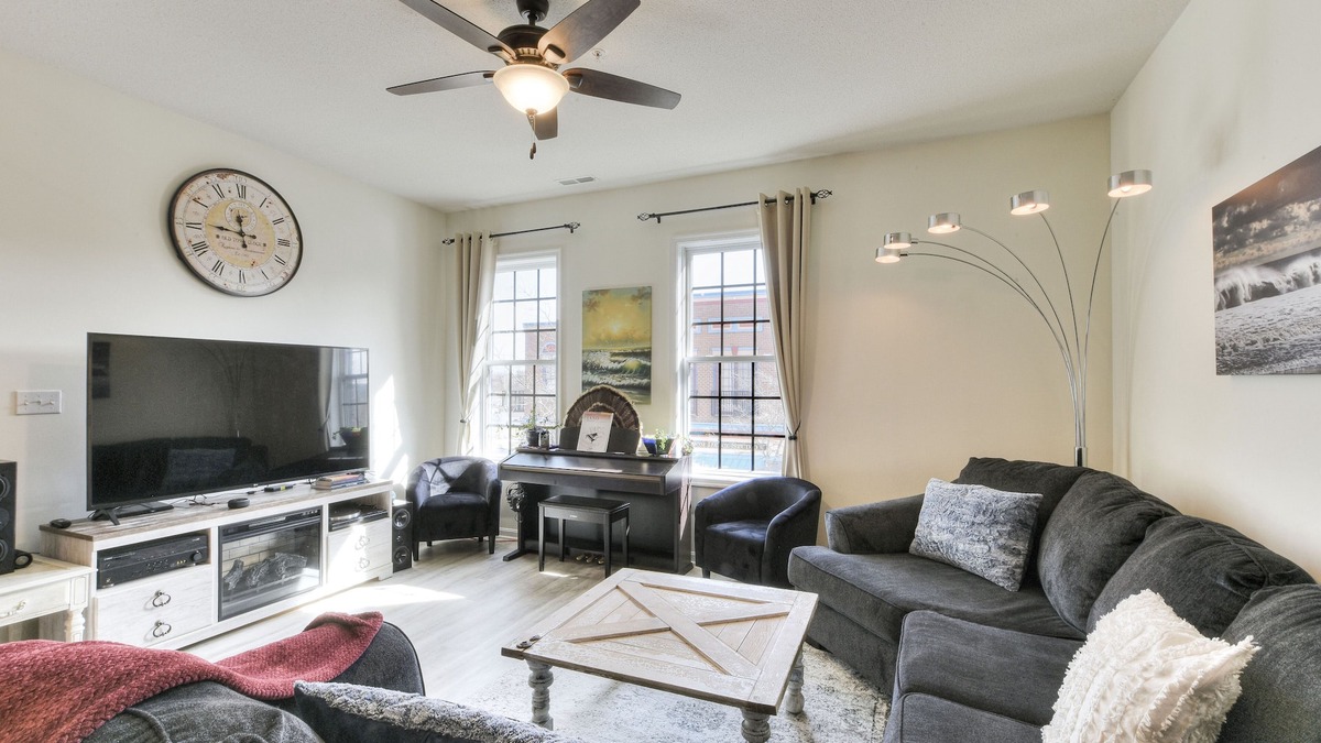 Villages of Five Points Condo | Beautifully Furnished Condo in Villages of Five Points