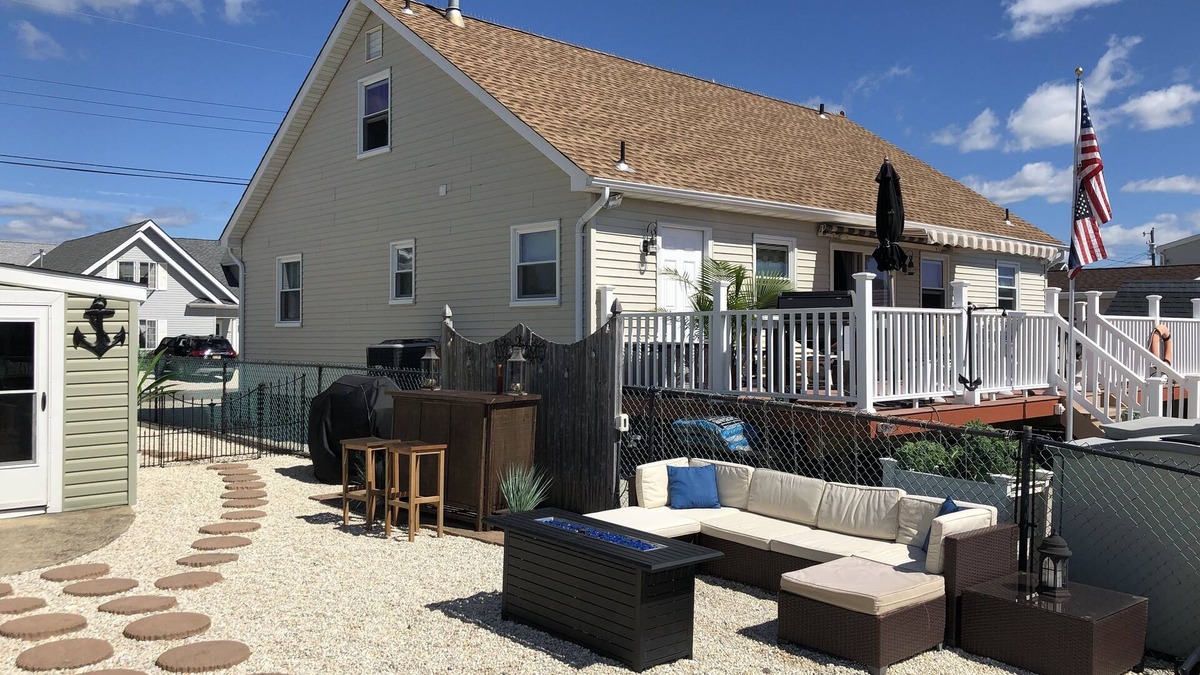Beach Haven West House | Beautifully furnished waterfront property in Beach Haven West