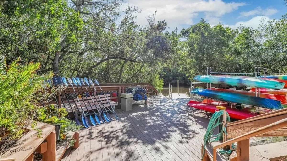 Bonita Springs Condo | Beautifully maintained condo in the Southbridge subdivision of Pelican Landing.