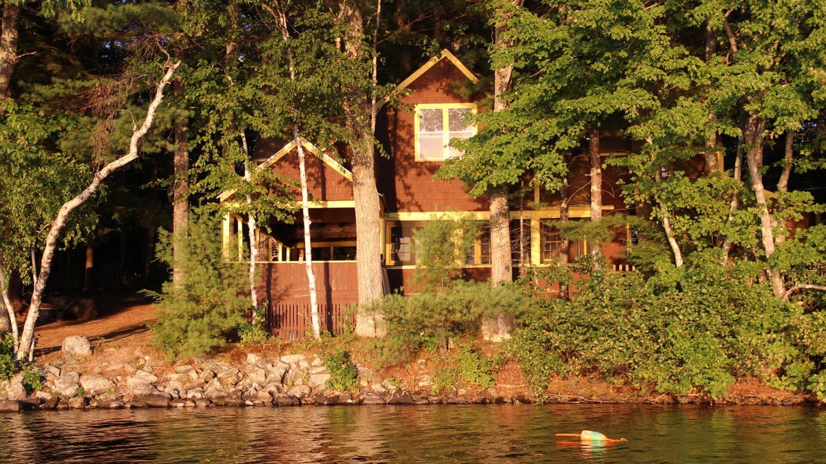 Standish Cottage | Beautifully maintained, 1905 original lakefront summer home – super pet friendly