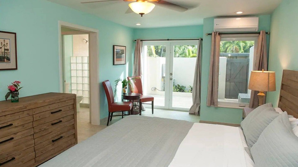 Frydendal Villa | Beautifully newly renovated 3 BR/4 BA condo footsteps from the beach.